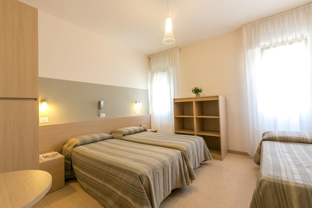 Hotel Colonna Lido di Jesolo Exterior foto